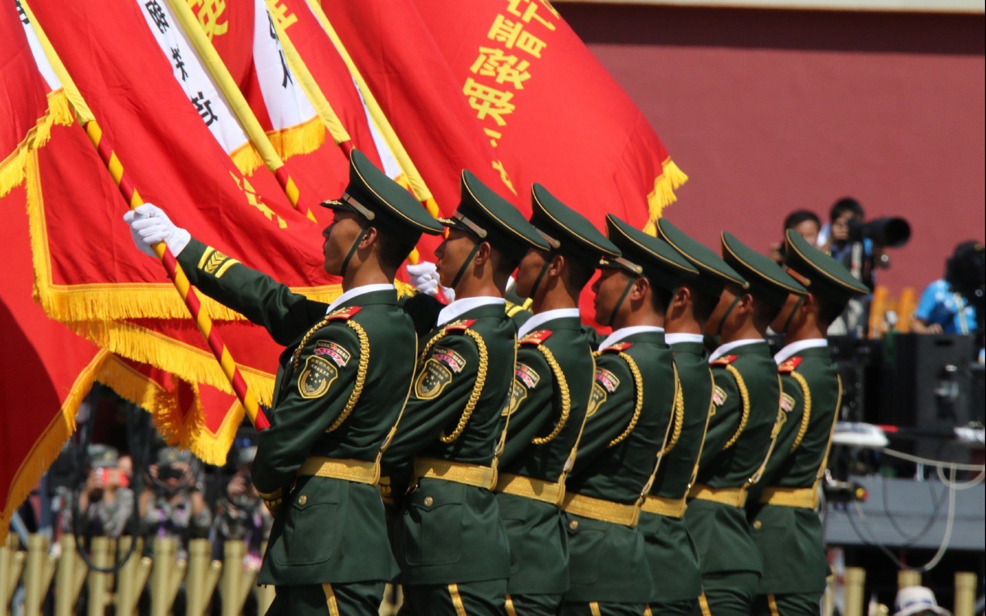 救赎与翻盘，足球场上的双重奏—若日尼奥重生与英格兰逆袭的交响