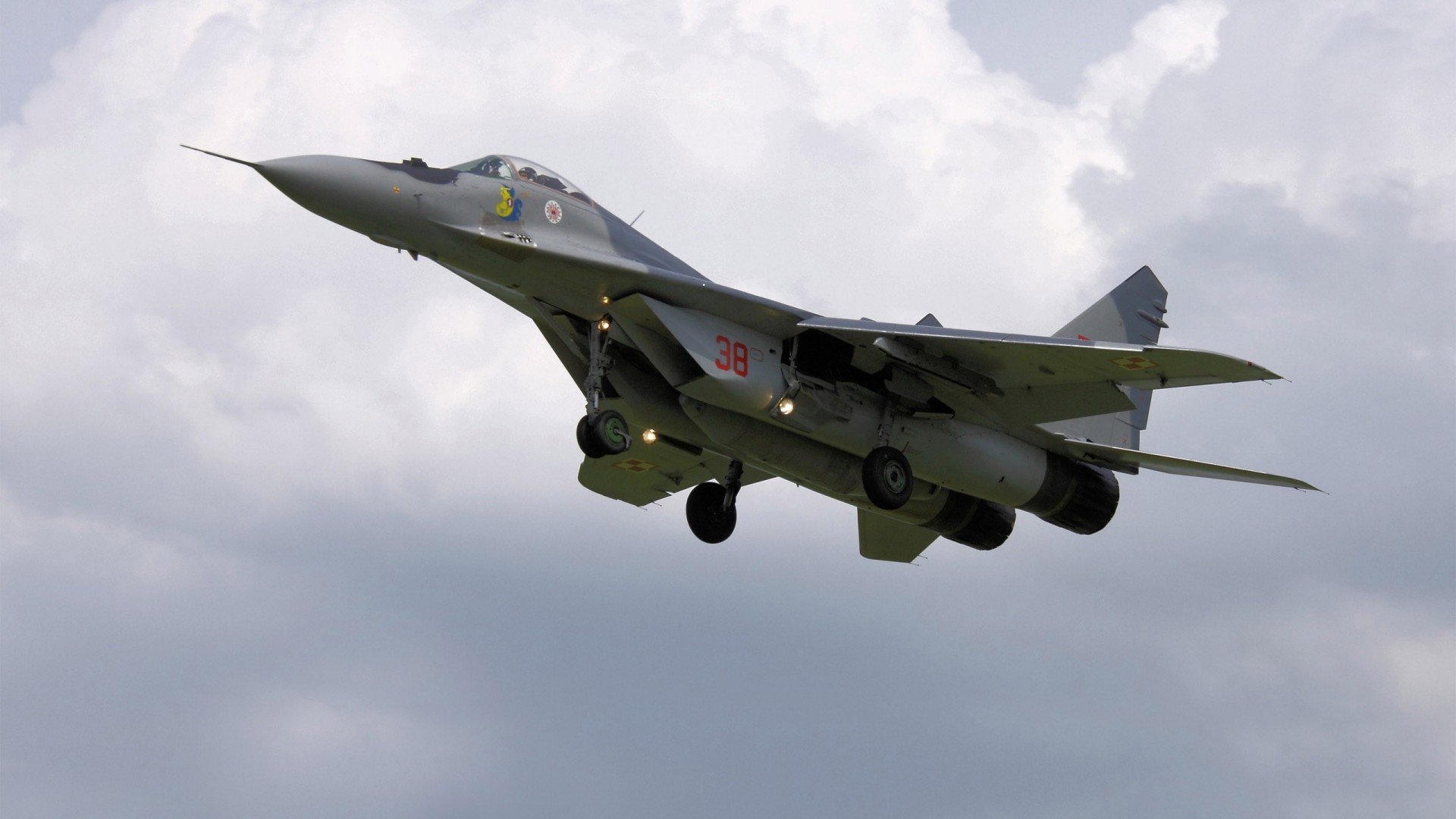 高塔的阴影,当篮球的团队哲学与足球的孤峰统治相遇